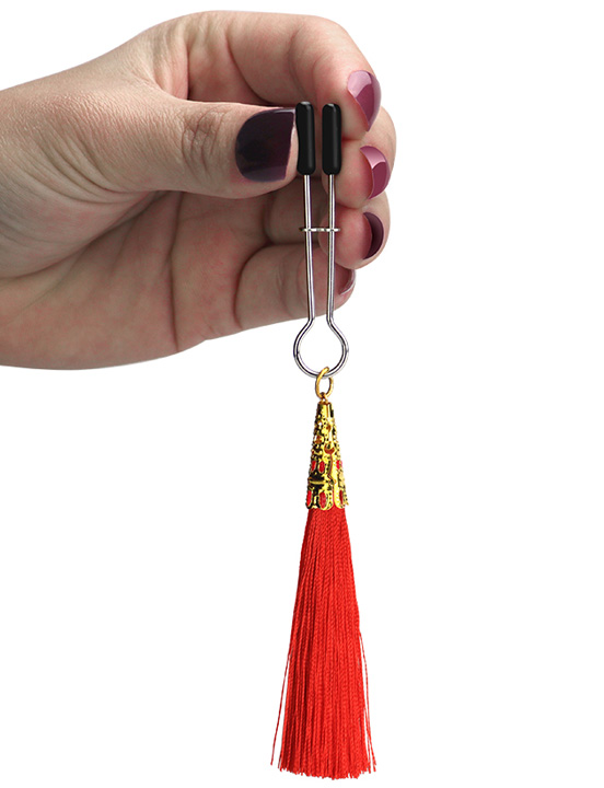 Зажимы Glamor Tassel Nipple Clamp на соски с декоративными красными кисточками